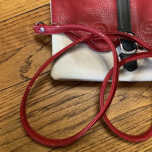 Espe white/red scalloped front purse - Picture 7 of 9